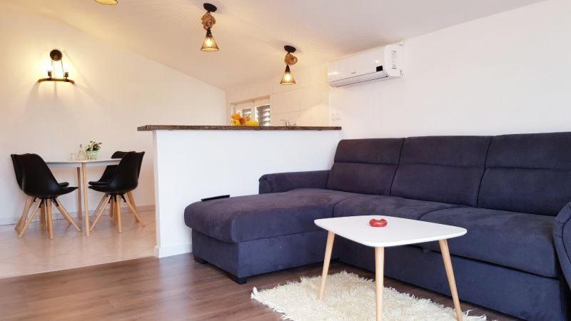 Apartment Mirjana Vodice Esterno foto