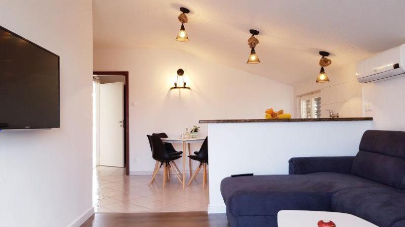 Apartment Mirjana Vodice Esterno foto